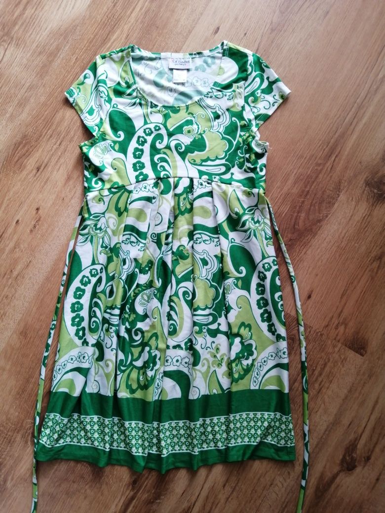 Sukienka dziewczęca z krótkim rękawem z paskiem zielona