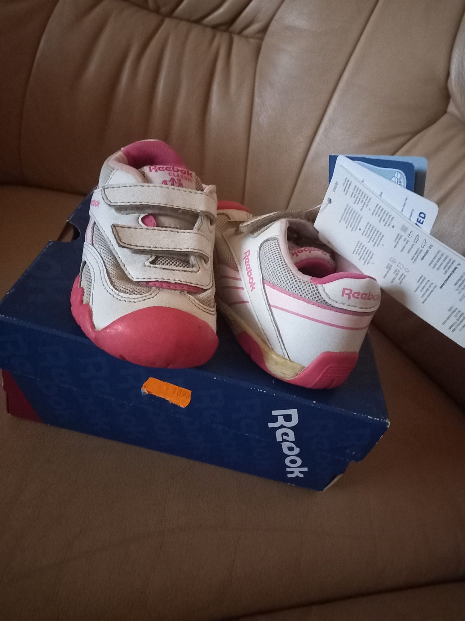 Orginalne buty sportowe Reebok ULTRA VERSAFLEX r.22,5 skóra dziewczęce