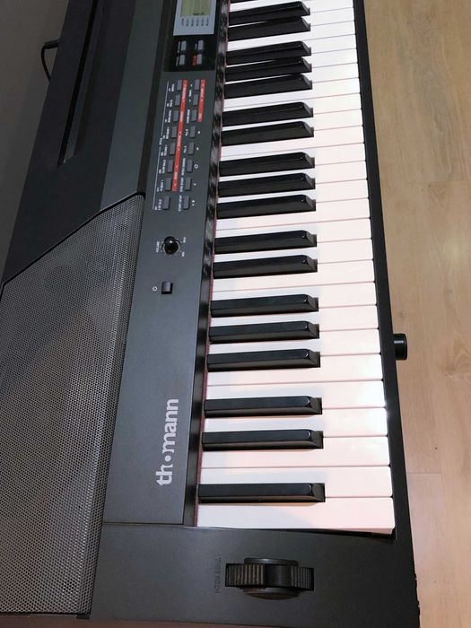 Piano Thomann SP 5600 com Cover e Stand! - COMO NOVO! (Lisboa)