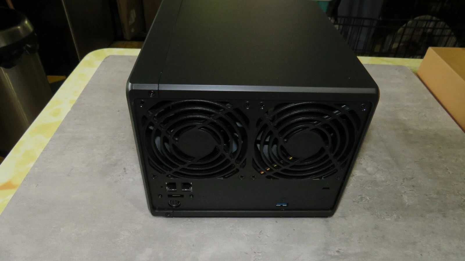 Synology 4 bay NAS DiskStation DS920+ (Diskless), 4-bay; 4GB DDR4