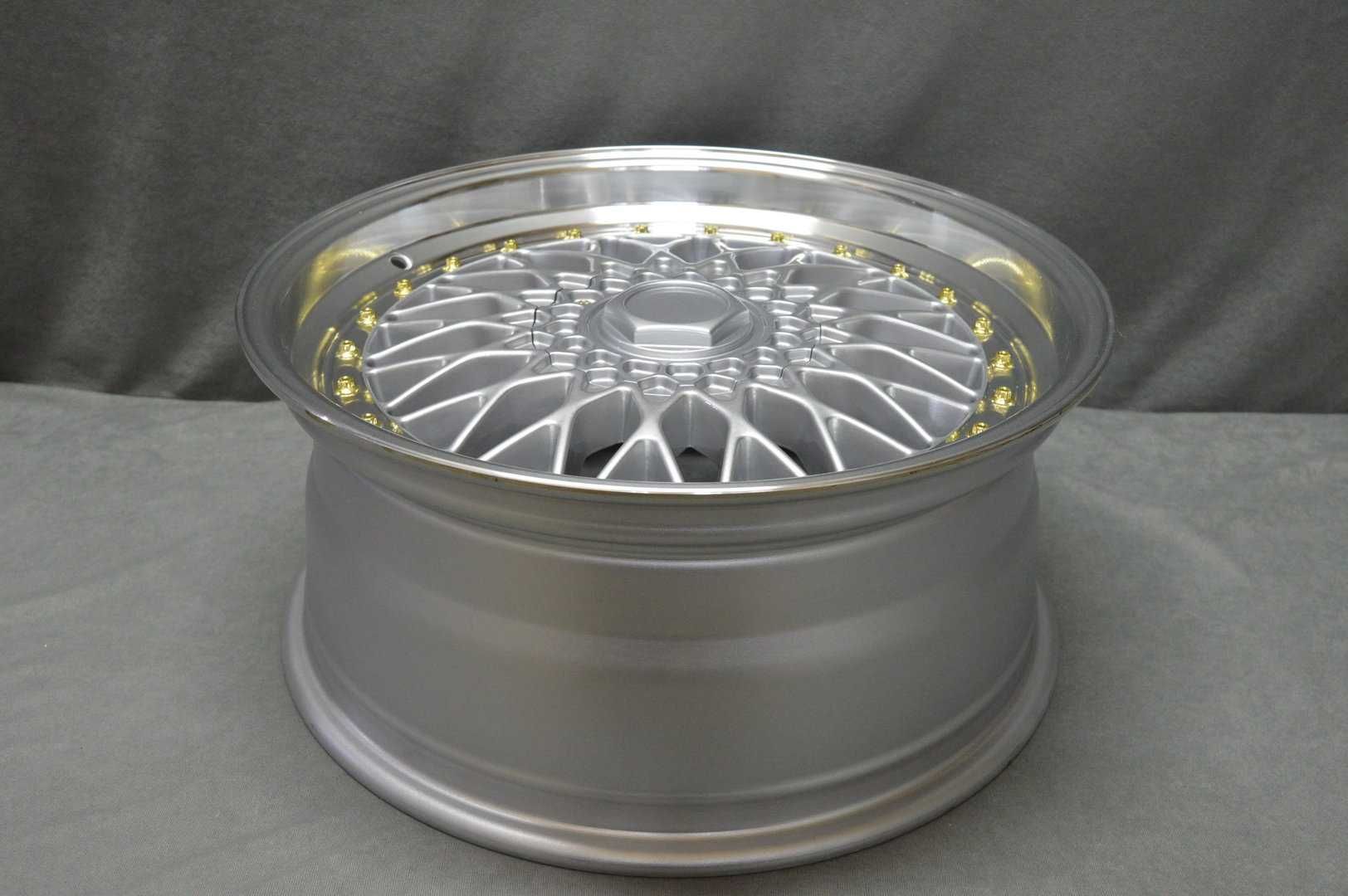 Felgi DARE RS 18" 8J ET42 4x100/5x100 SL Golden Rivets
