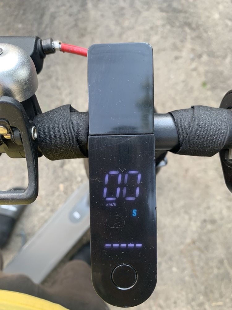 Електросамокат Xiaomi M365