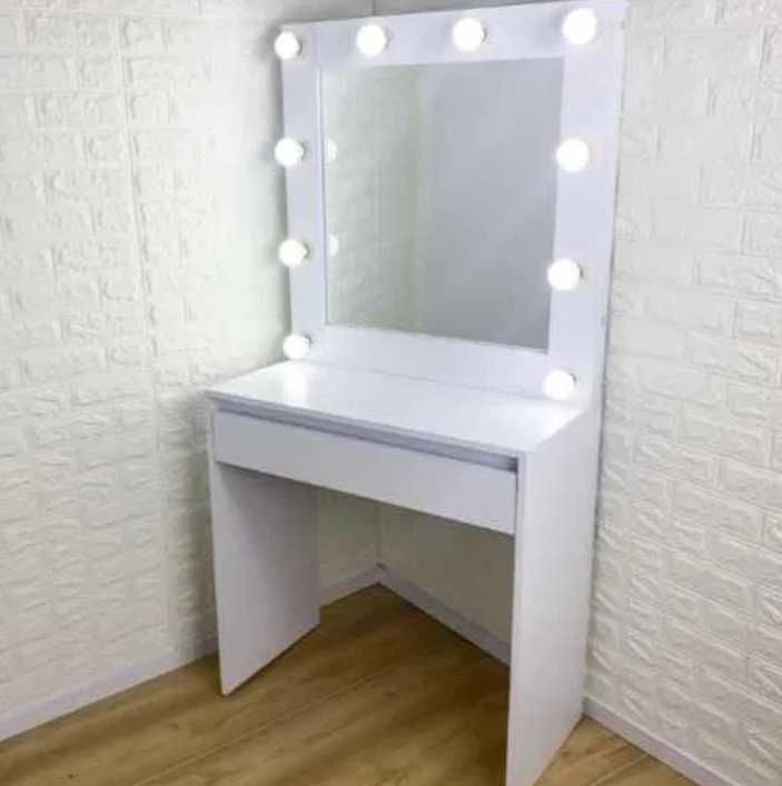 Косметический столик с led-подсветкой  для ежедневного ухода