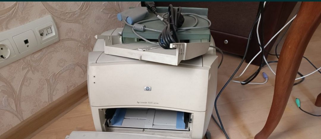 Лазерний принтер HP1000
