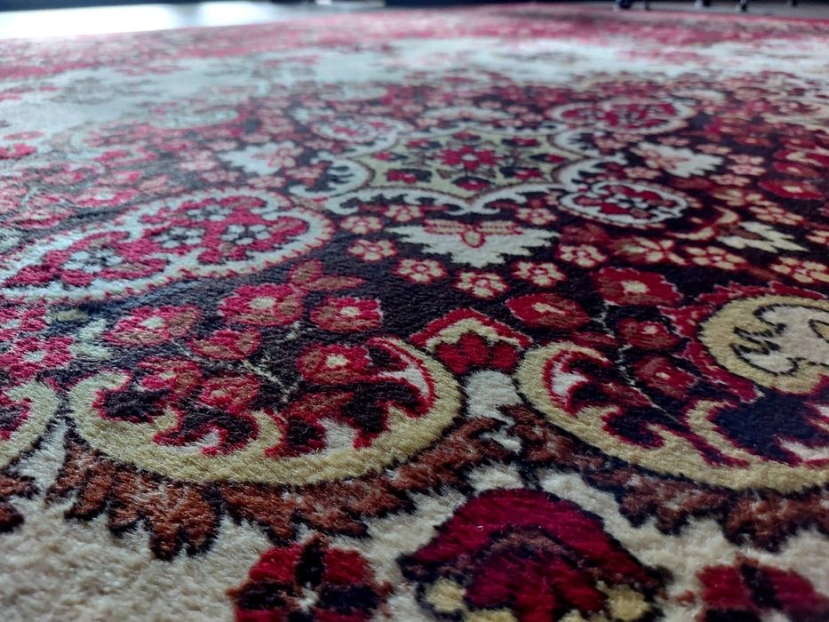 Klasyczny dywan orientalny w kolorach bordo i kremu – 320×155 cm