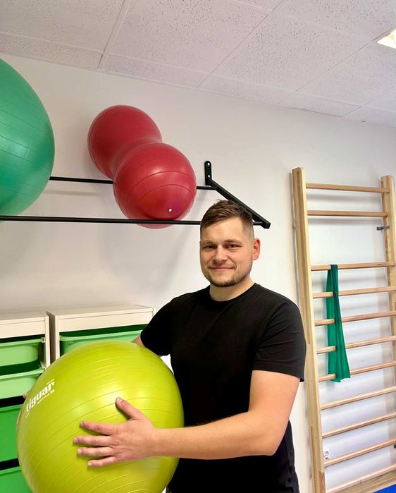 Fizjoterapeuta dzieci młodzieży gimnastyka korekcyjna trening dojazd