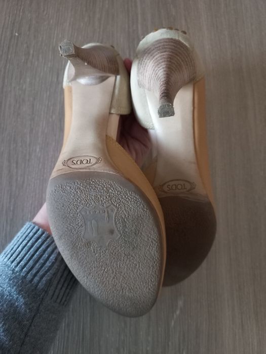 Buty na obcasie tod's