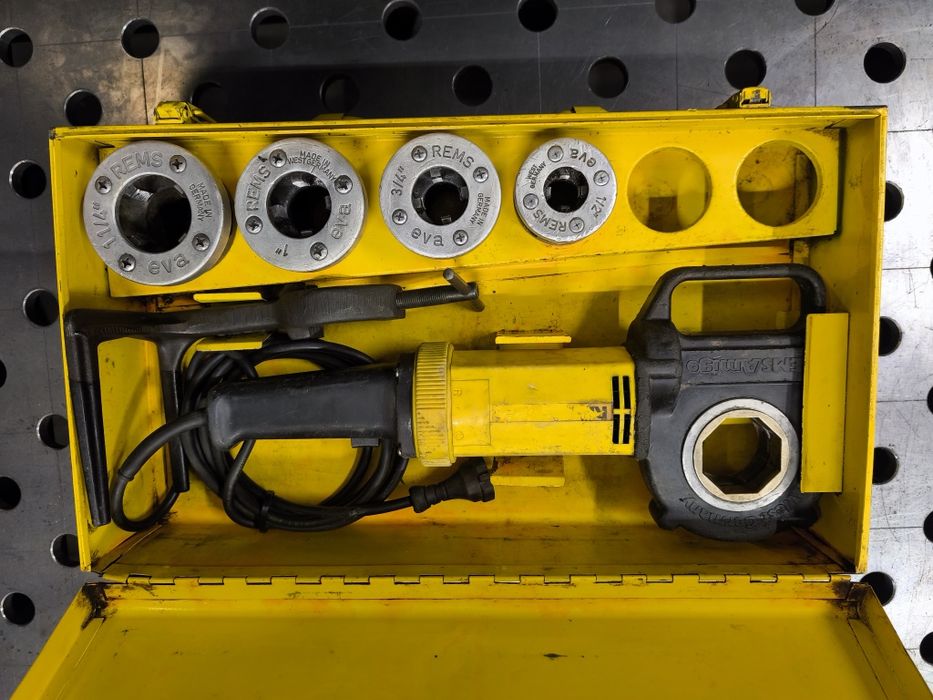 Gwintownica REMS Amigo do 1 i 1/4 cala do rur