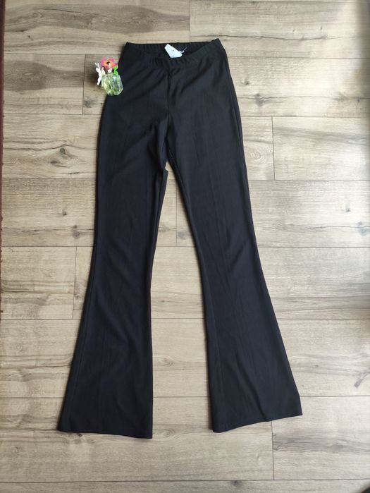 Spodnie damskie dzwony prążkowane