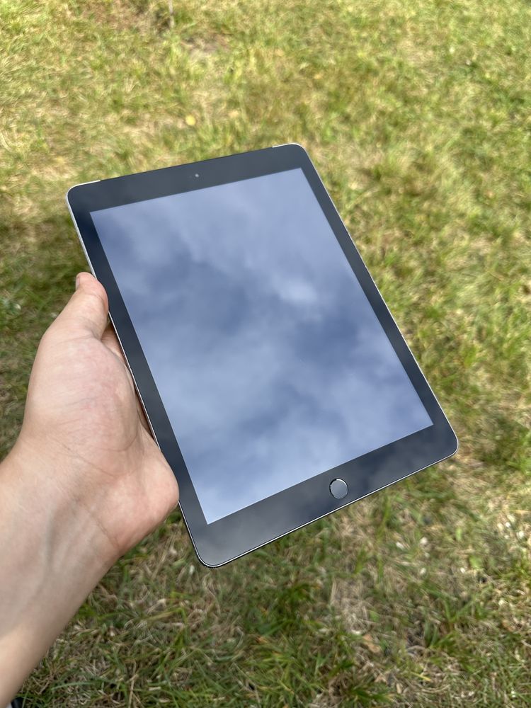 Планшет Apple iPad 6 LTE  9,7" Айпад 6