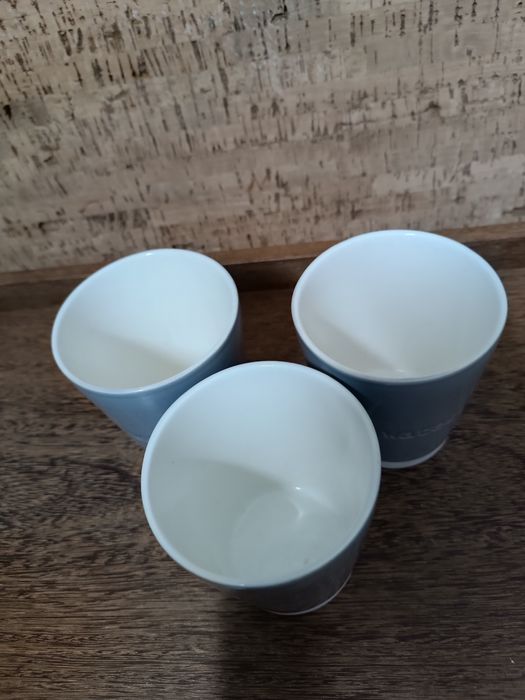Três "Water" copos