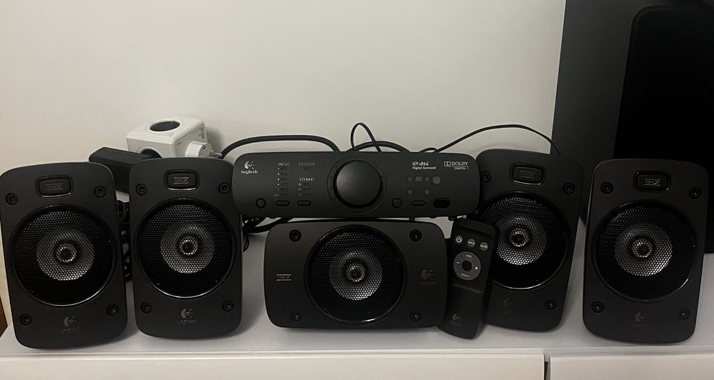 Акустична система Logitech z906 колонки та пульт керування