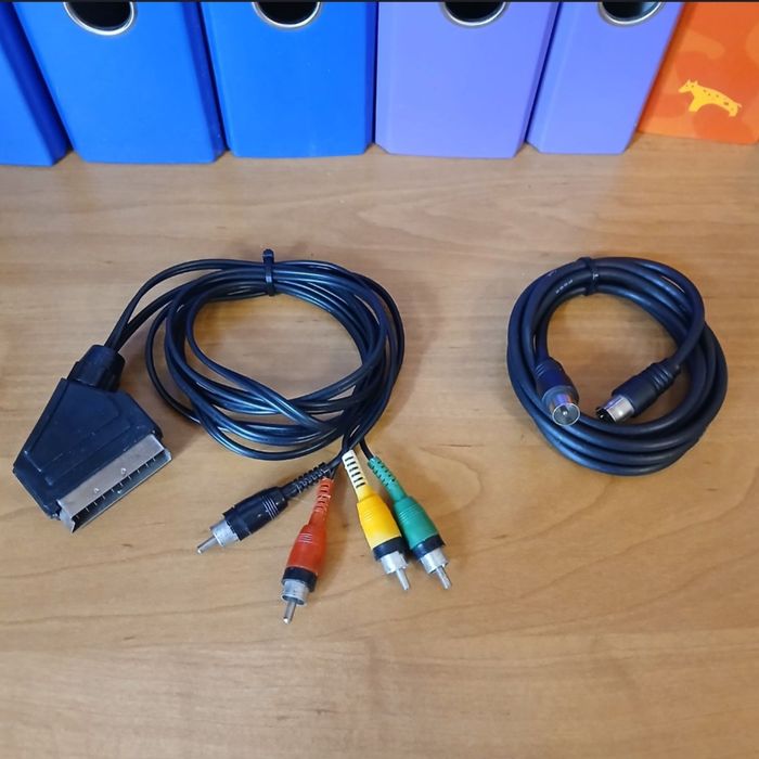 Продам відеомагнітофони Panasonic та Sharp