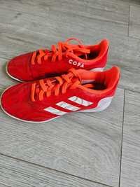 Halówki buty sportowe do piłki nożnej r.32 Adidas