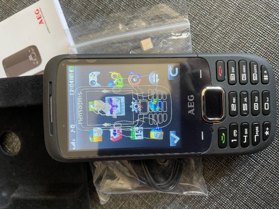 Telemóvel AEG Dual Sim modelo BTX330 Transformer, novo