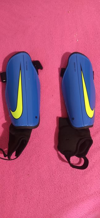 Щитки для гри в футбол