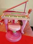 Piano rosa de menina
