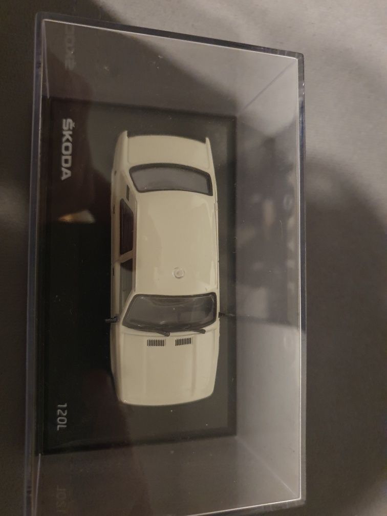 Skoda 120L skala 1/43 Abrex