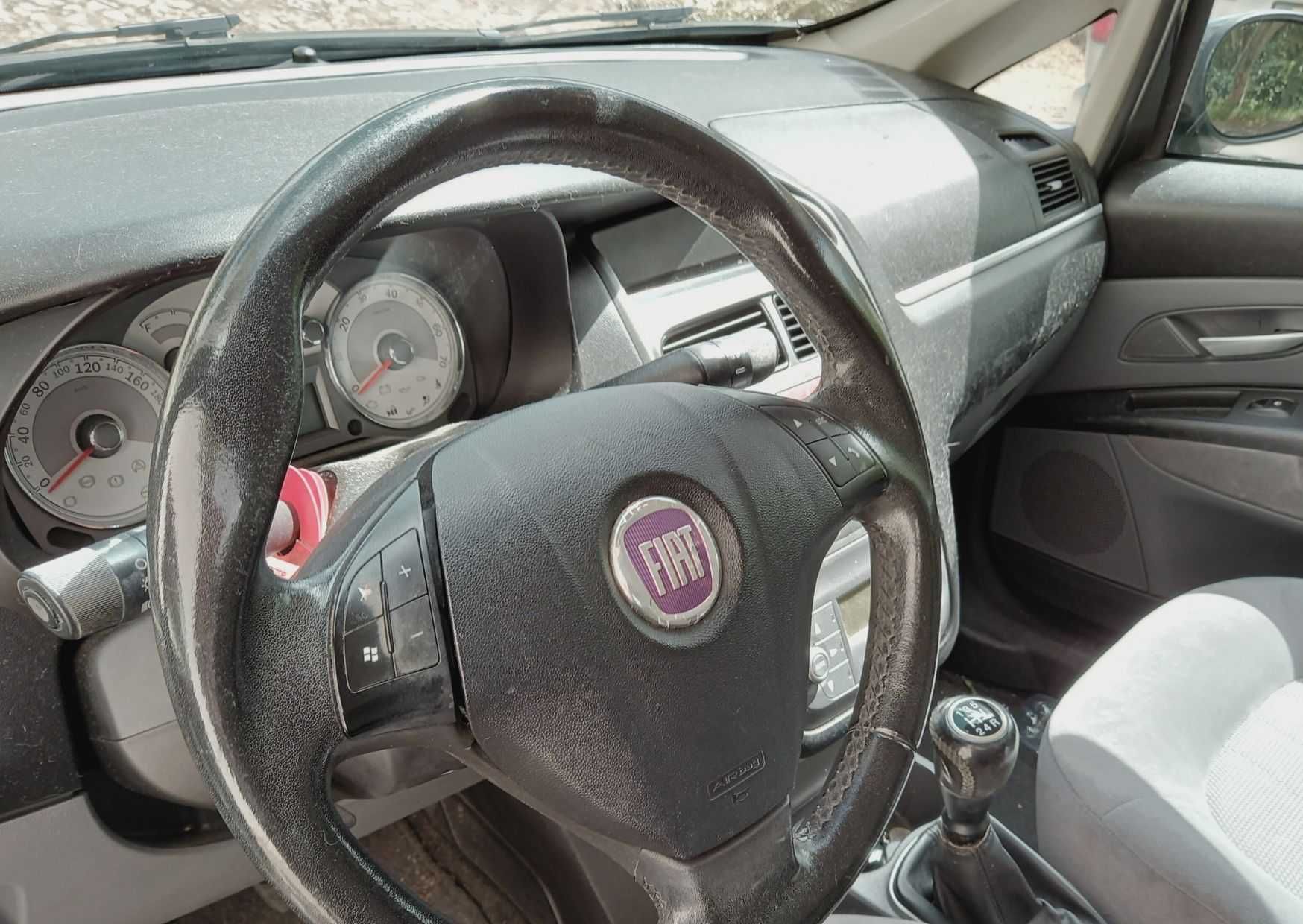 Fiat Linea 1.3 Jet Emotion em Muito Bom estado geral
