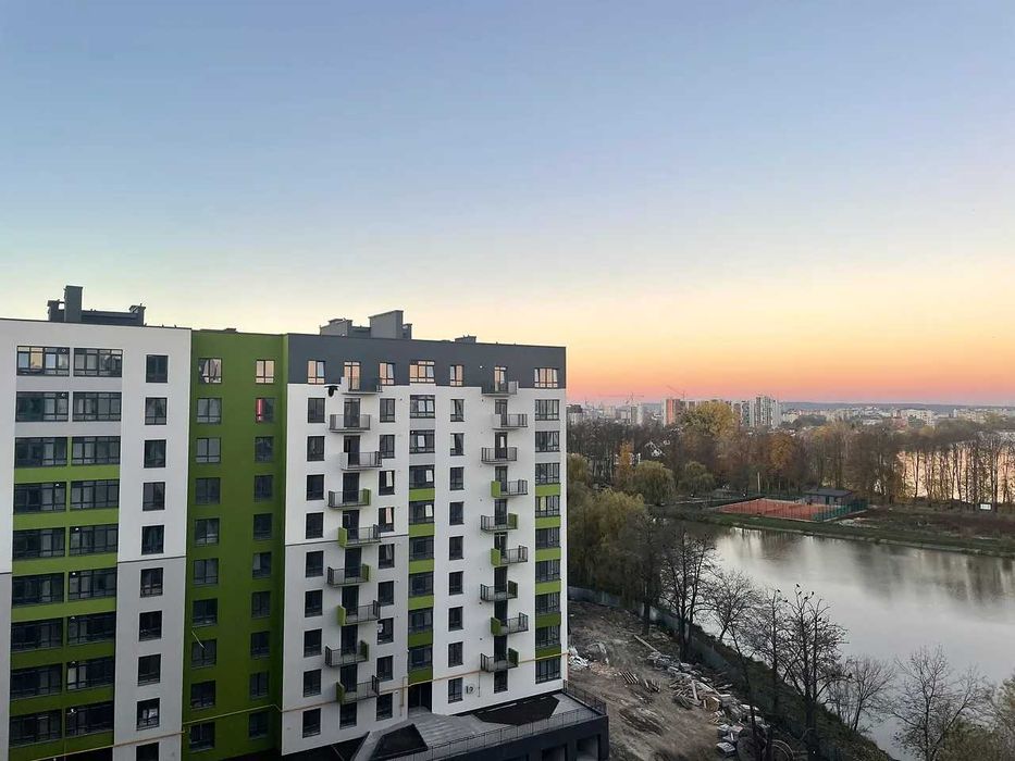 3к квартира! З виглядом на озеро.