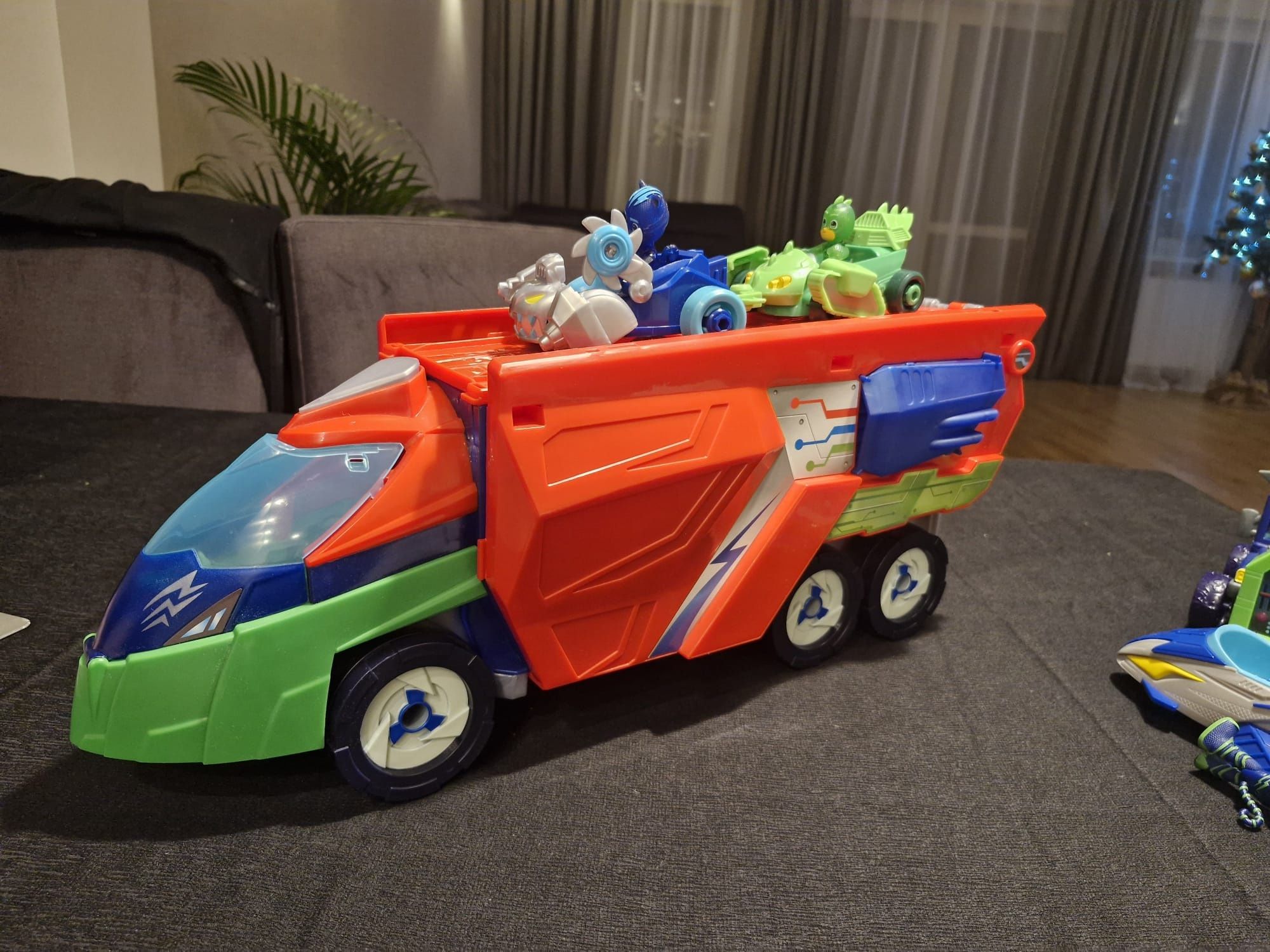 Pojazd transporter pidżamersi piżamersi