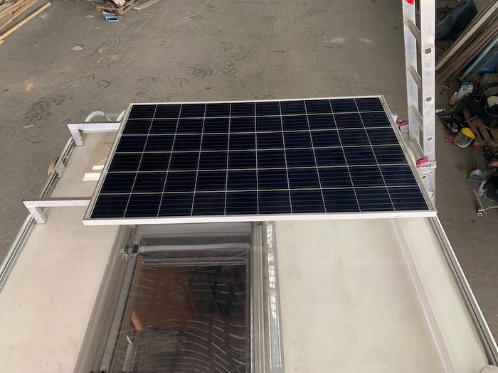 Montaż solarów w kamperze i przyczepie kempingowej