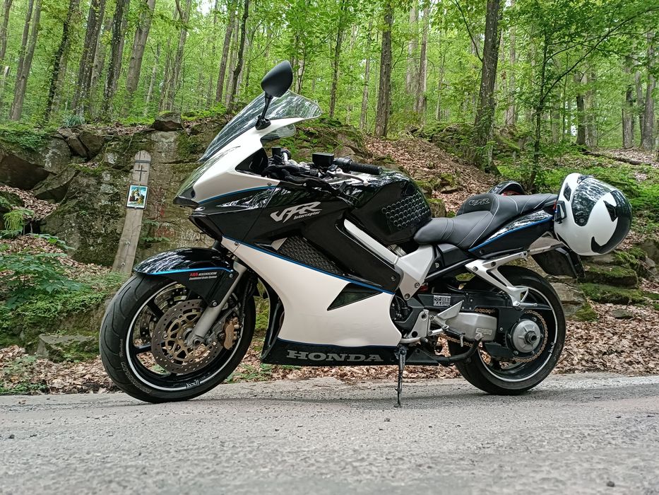 Мотоцикл Honda VFR 800