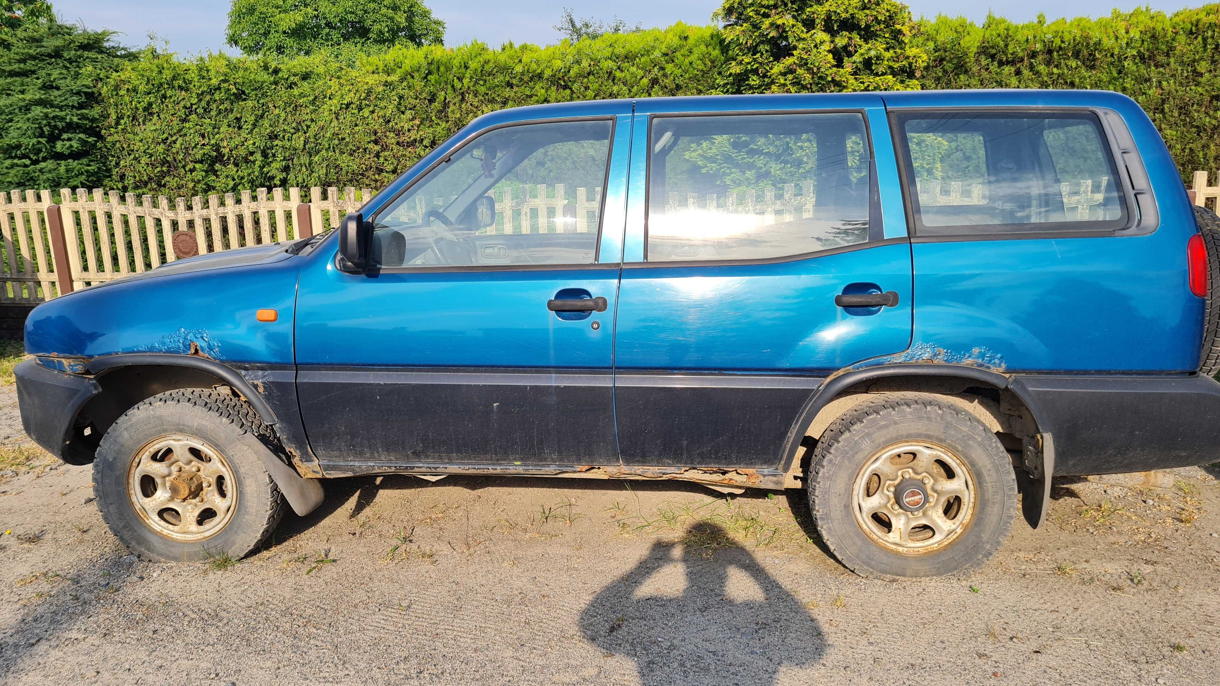 Nissan Terrano II 2.4 I Długi