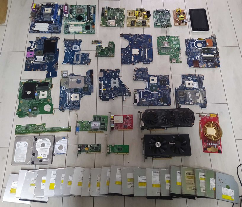 Компьютерный хлам (проц, память, платы, видеока, HDD, DVD, кулера, БП)