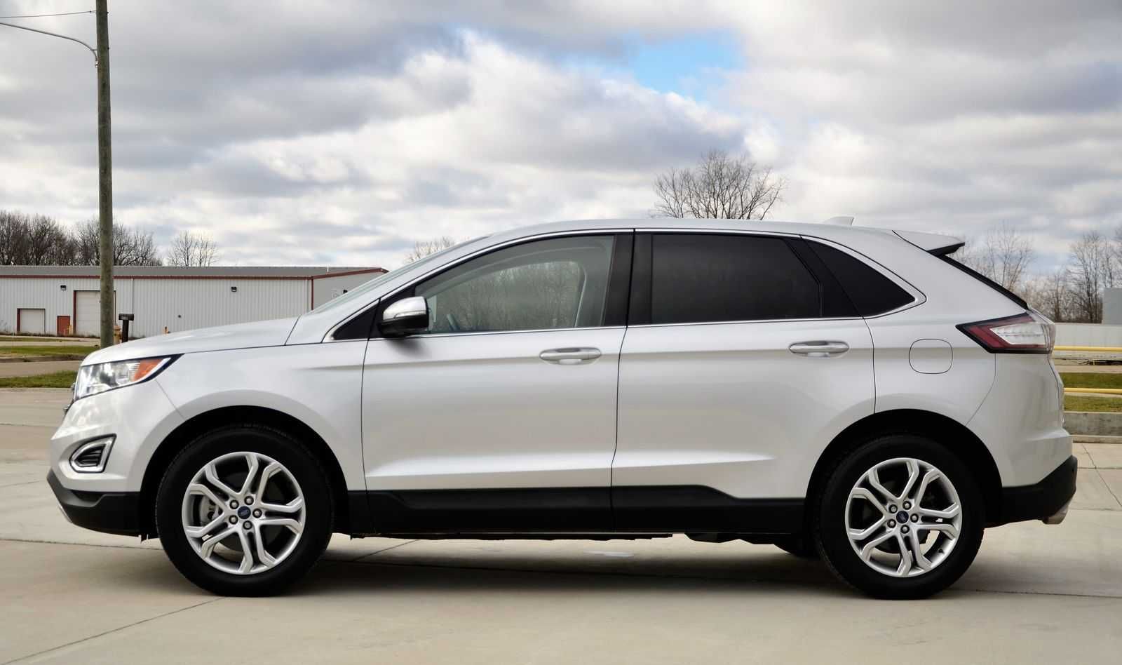 2018 Ford Edge Titanium.