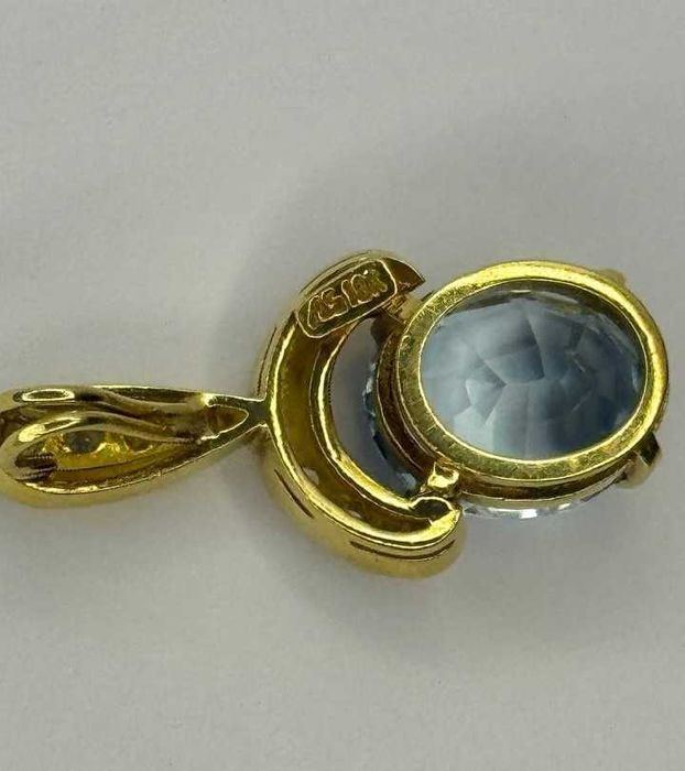 Кулон. Золото. Діаманти. Топаз.