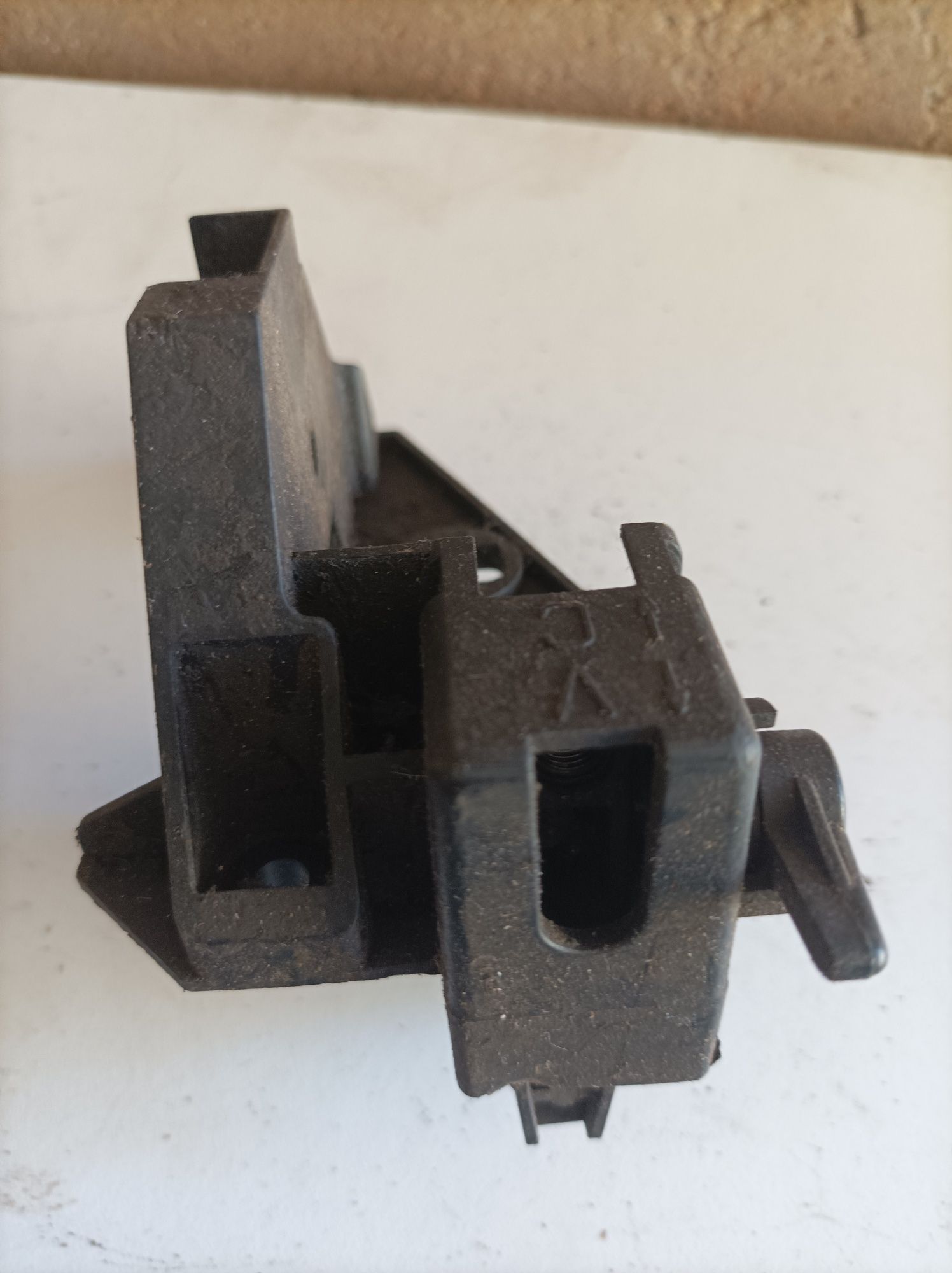 Suporte farol peugeot 205 novo