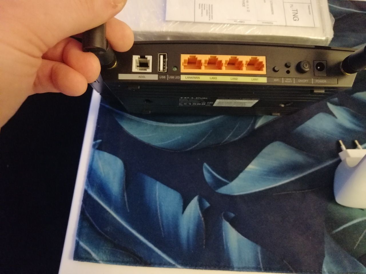 Router TP LINK TD W 8970 PLUS Extender TP LINK  TL-WA 750RA