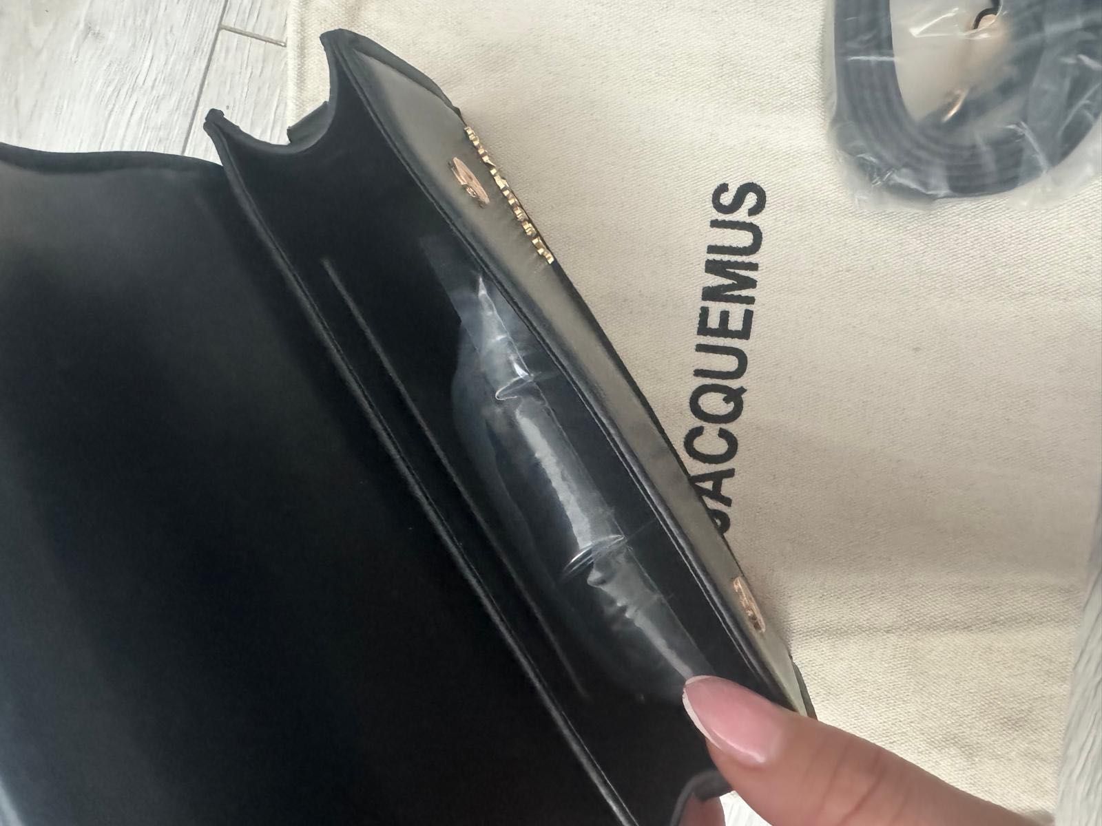 Czarna torebka Jacquemus La Chiquito Long