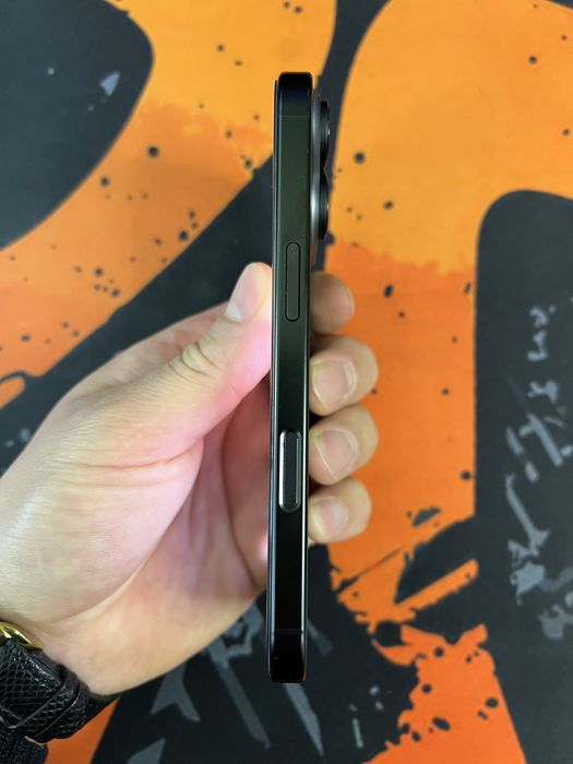 iPhone 16 Pro в идеальном состоянии, как новый