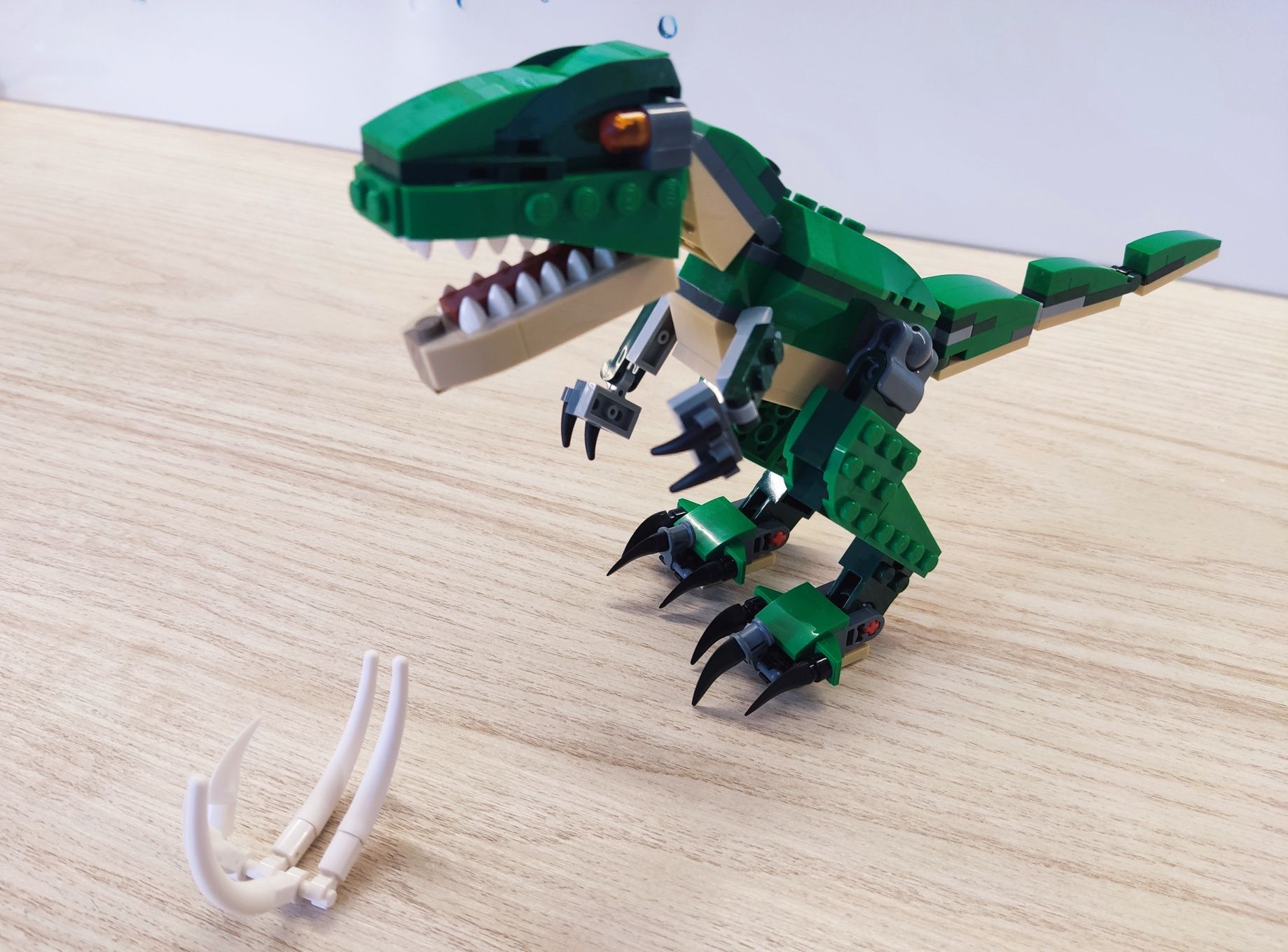 Klocki LEGO Creator 3w1 - Potężne dinozaury 31058 tyranozaur