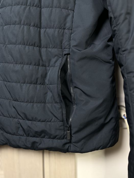 Пуховик/Чоловіча/Helly Hansen /легка та тепла куртка на осінь/зиму