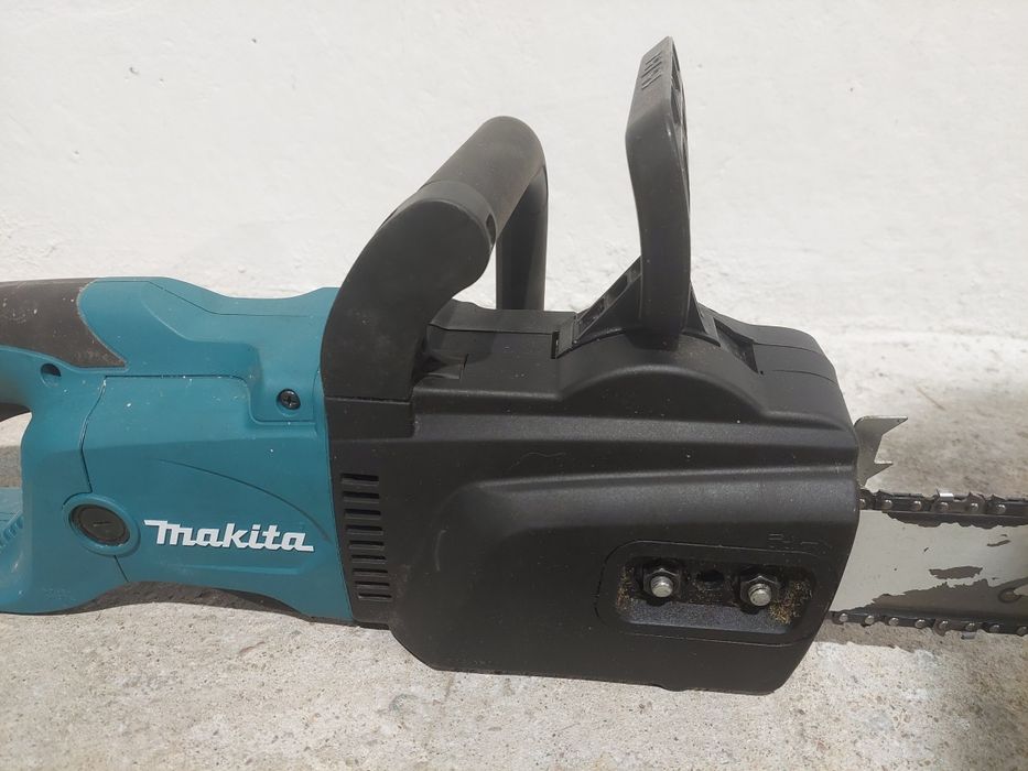 Elektryczna pilarka łańcuchowa Makita UC3550A + akcesoria