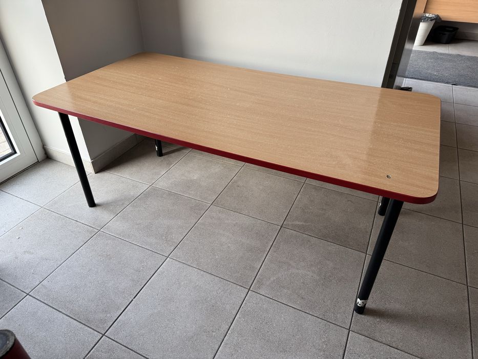 Stoliki i krzesła do przedszkola