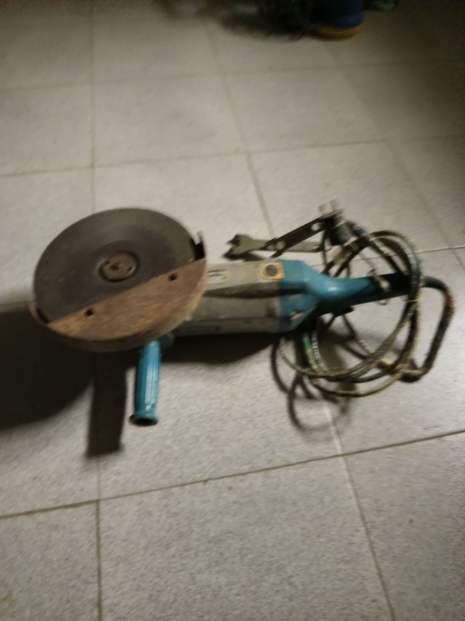 Rebarbadora grande professional Bosch
