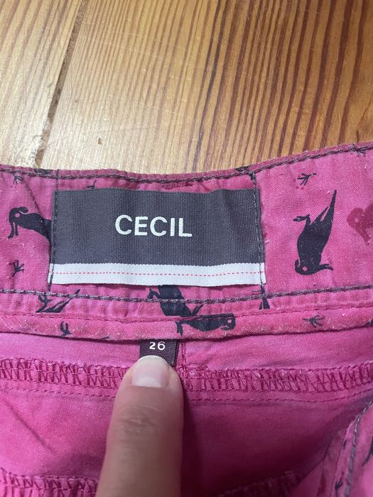 Bermudy za kolana firmy Cecil