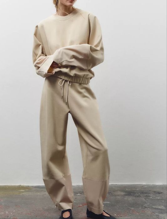 Kremowy dres zara