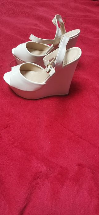 Босоножки, лак, платформа