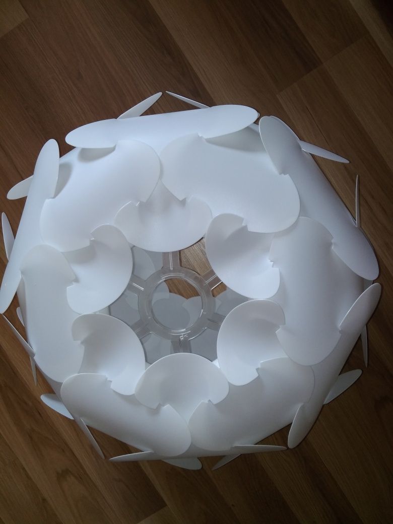 Lampa wiszaca   biala