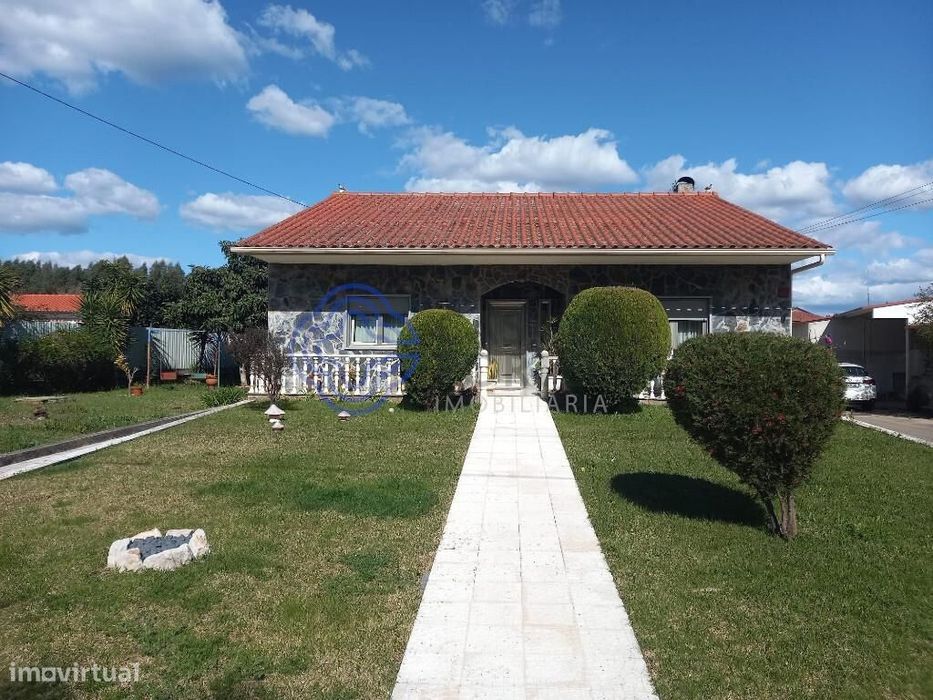 Moradia T3 + 3 com Terreno a 5 minutos de Ferreira do Zêzere no Centro