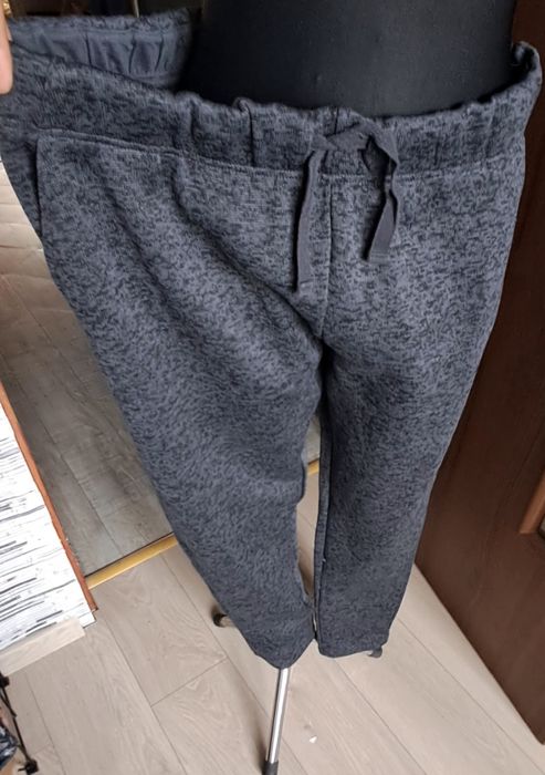 Ocieplane spodnie dresowe unicexs z kieszeniami