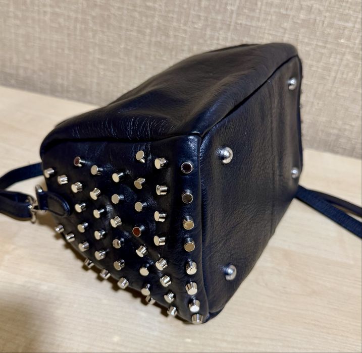 Сумочка кросс- боди с двумя ремнями, натуральная кожа