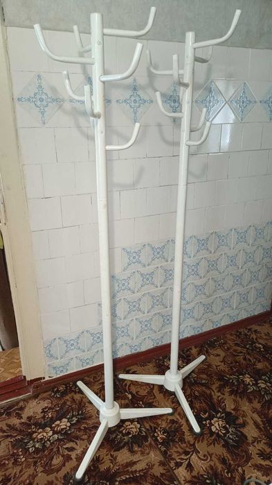 Стійка вішалка для одягу
