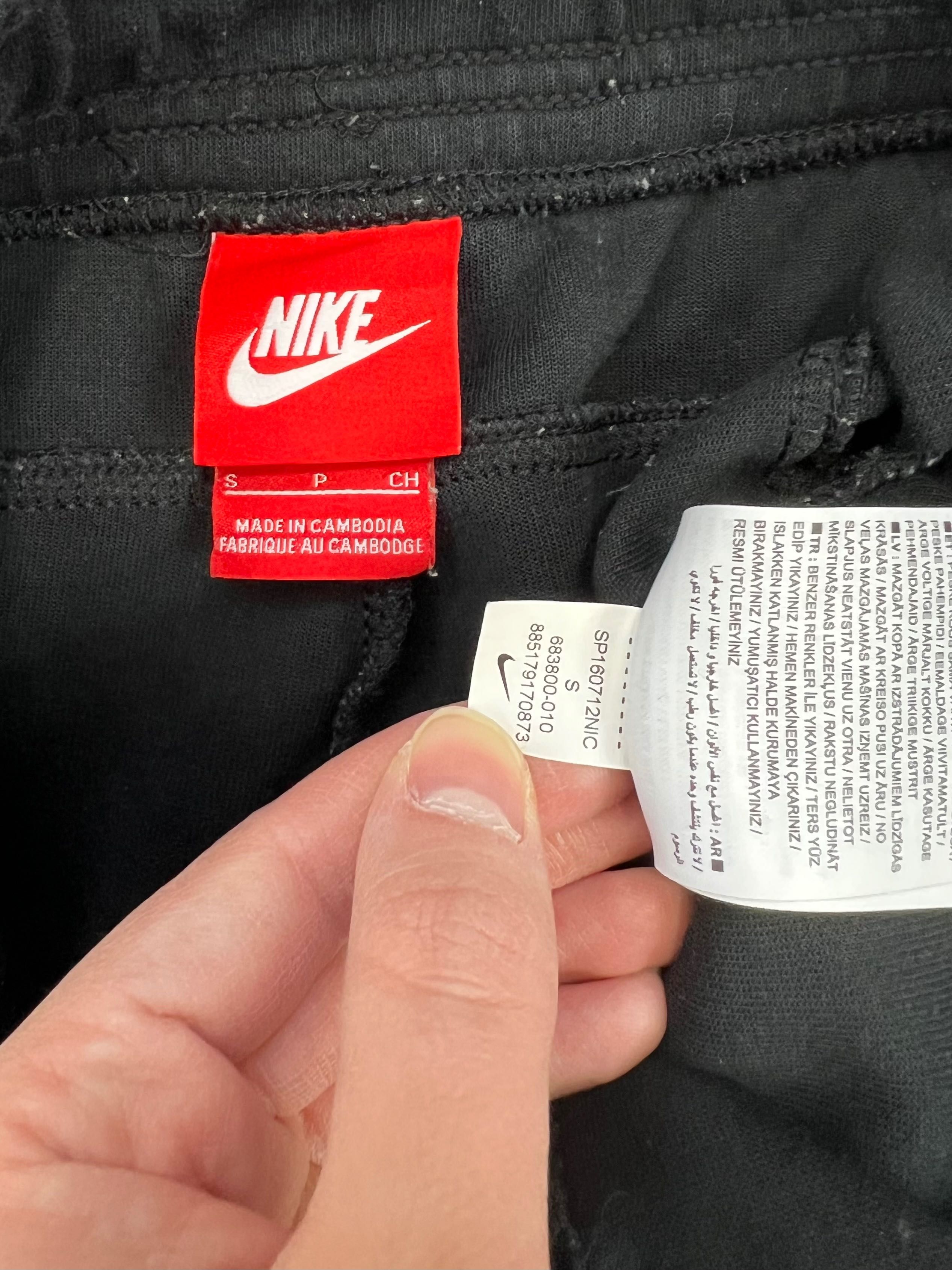 Spodnie Nike Tech Fleece Black Logo