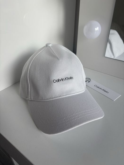 Czapka z daszkiem Calvin Klein nowa z metką biała